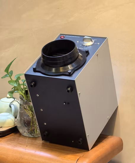 China Portable Mini Ceramic Plate Ozone Generator Ozonator Machine Ozone Air Purifier for Car Home Air and Good Price